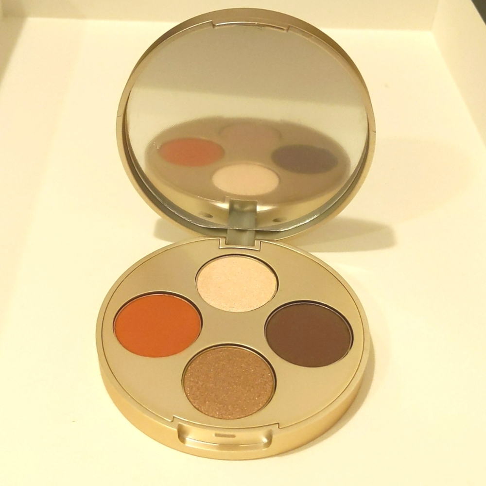 NIB Inika Organic Eyeshadow Palette in Desert